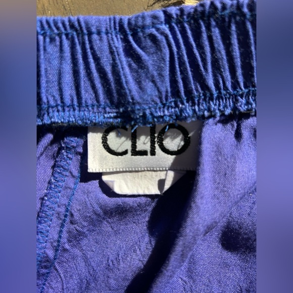 Clio size large color Blueberry skirt
Preloved elas waistband - Picture 4 of 6